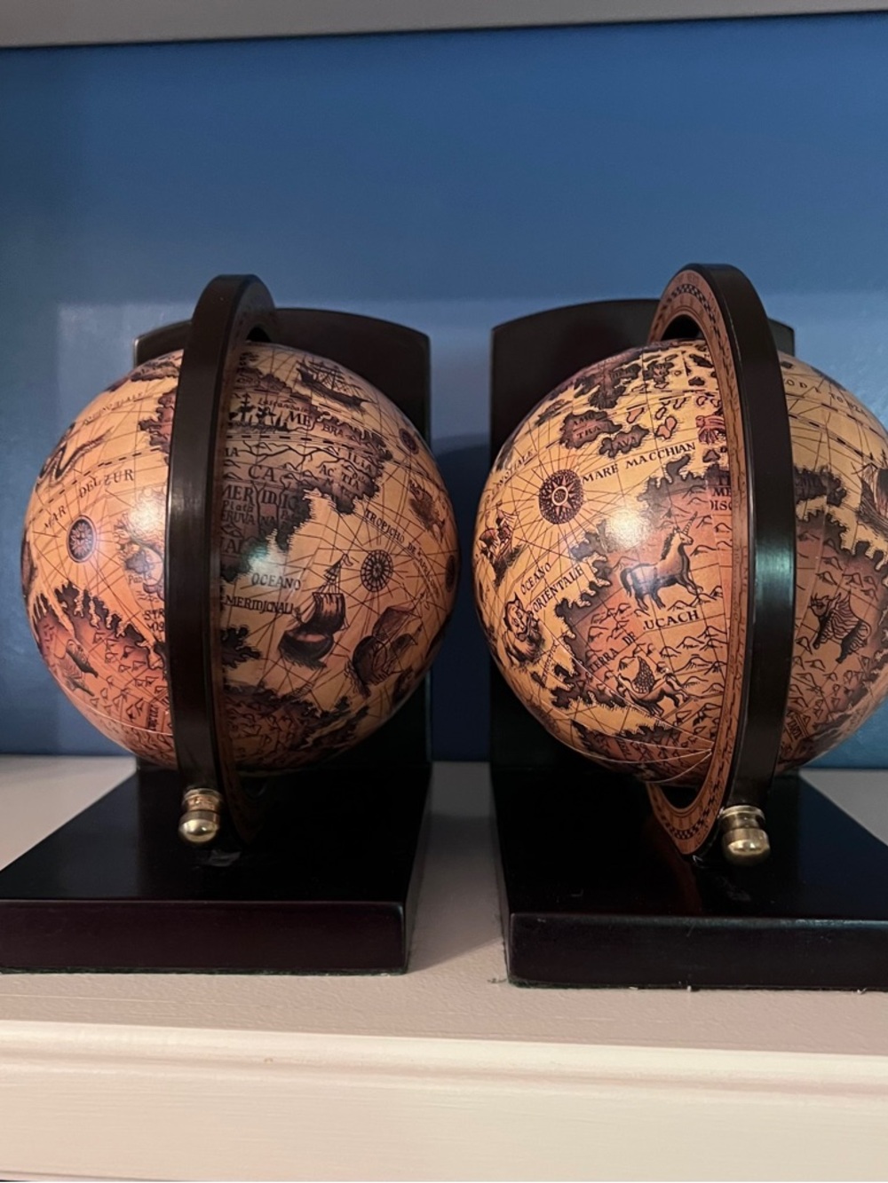 Vintage Antique-Style Brown Decorative Globe Bookends